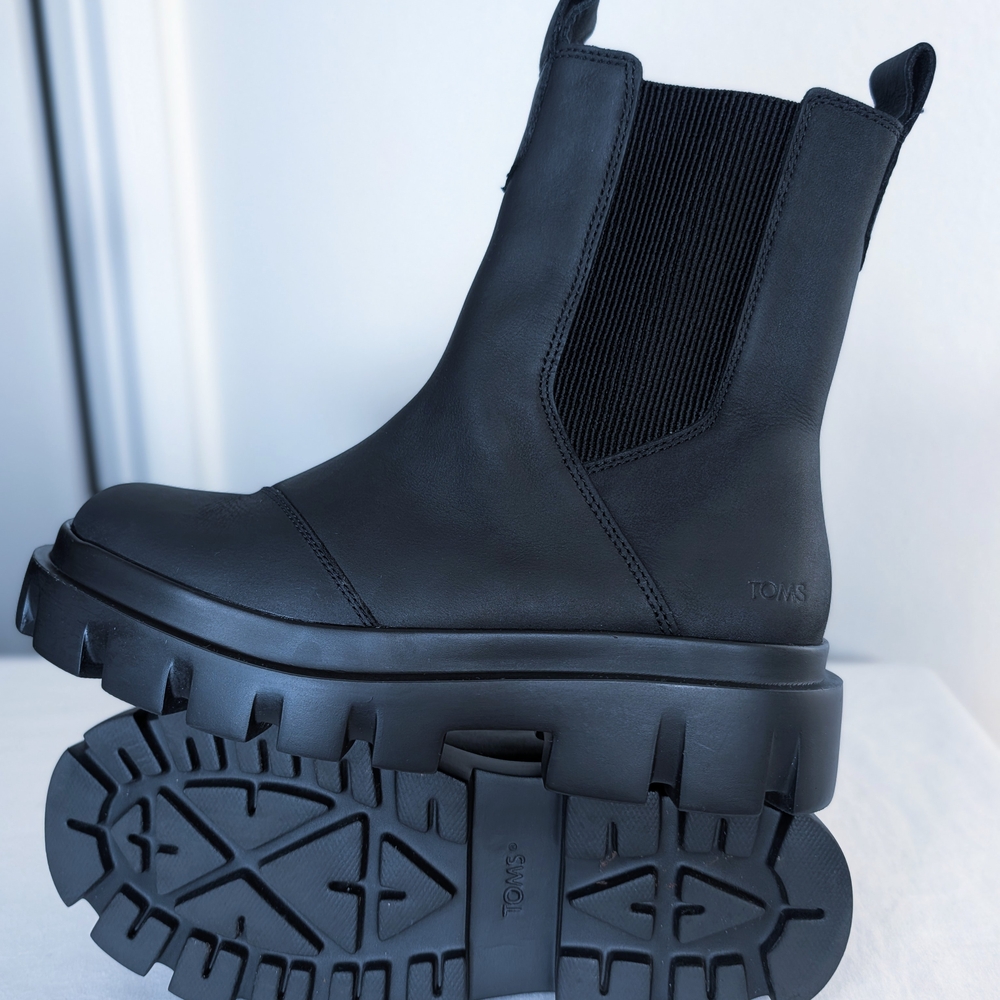 TOMS Women's Black Chelsea Boots